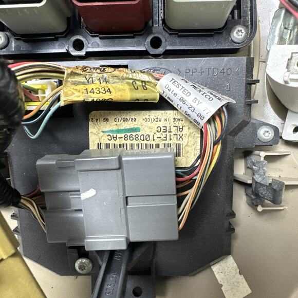 1997-2003 FORD F-150 Exped OEM Overhead Console Lights Sunroof Switch Beige - Picture 8 of 8